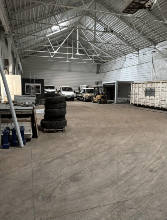 Local commercial - 1 200 m²