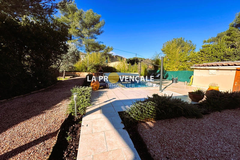 Maison - 137 m² - 6 pièces