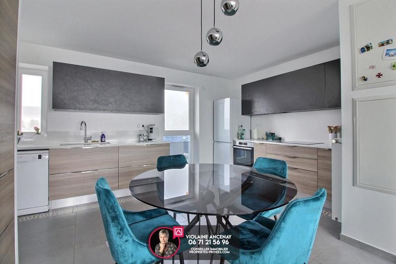 Appartement - 99 m² - 4 pièces