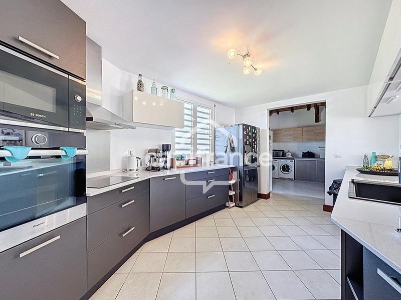 Villa - 280 m² - 8 pièces