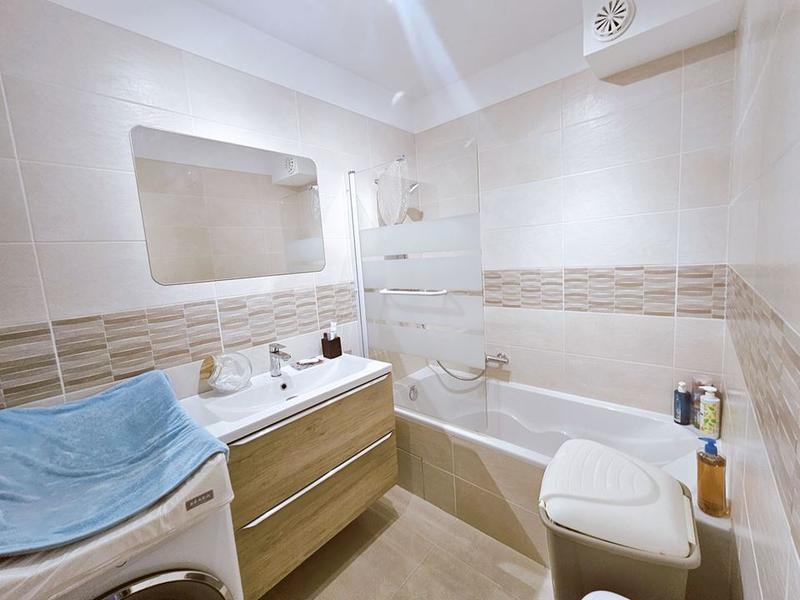 Appartement - 90 m² - 4 pièces