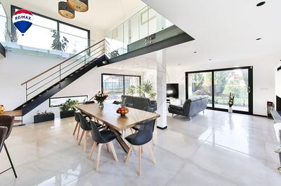 Maison - 348 m² - 7 pièces