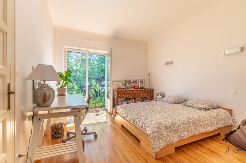 Maison - 202 m² - 7 pièces