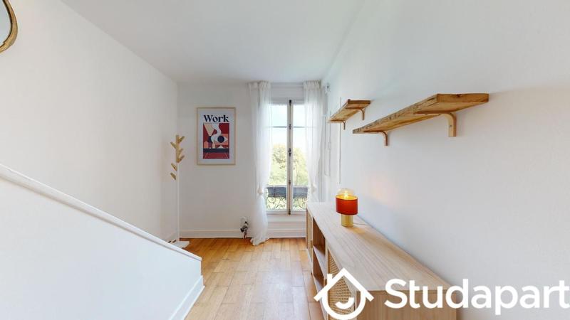 Chambre - 11 m² - 1 pièce