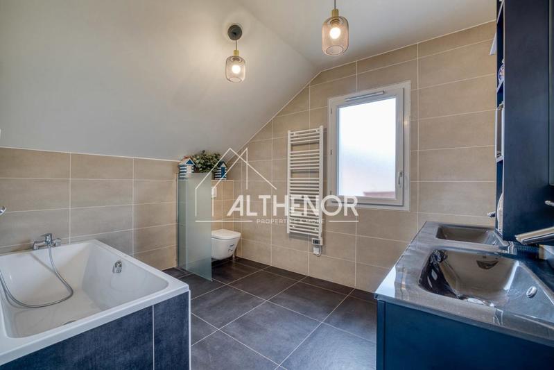 Villa - 104 m² - 4 pièces