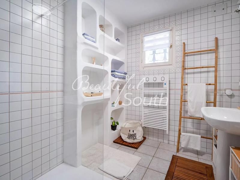 Villa - 263 m² - 5 pièces