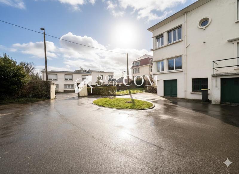 Maison - 192 m² - 10 pièces