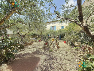 Maison - 210 m² - 6 pièces