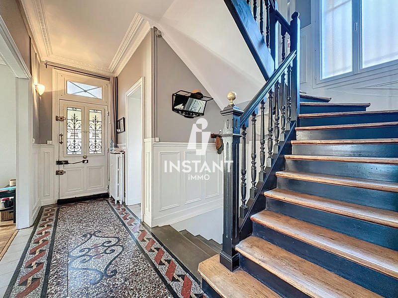 Maison - 190 m² - 8 pièces