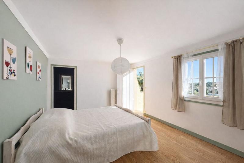 Maison - 318 m² - 11 pièces