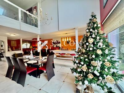 Demeure - 360 m² - 8 pièces