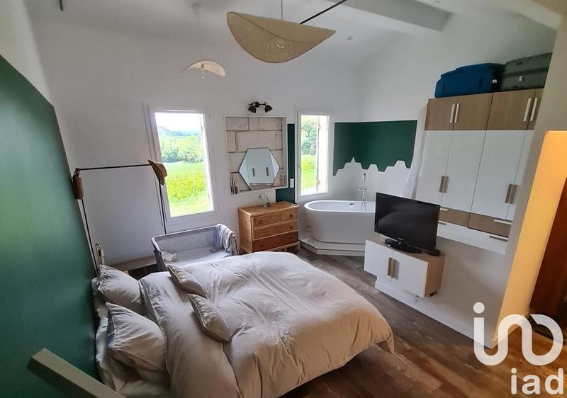 Maison - 180 m² - 5 pièces