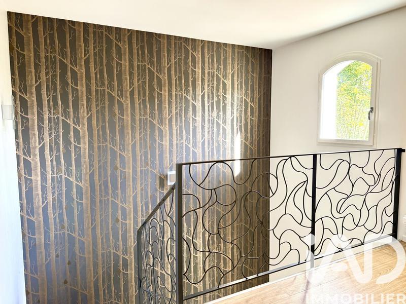 Maison - 240 m² - 8 pièces