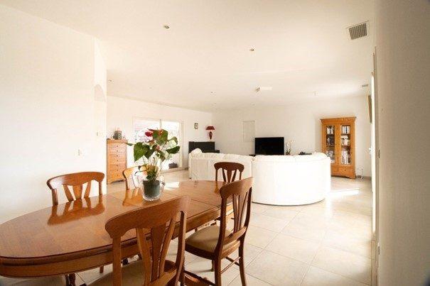 Villa - 240 m² - 8 pièces