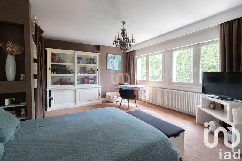 Maison - 238 m² - 10 pièces