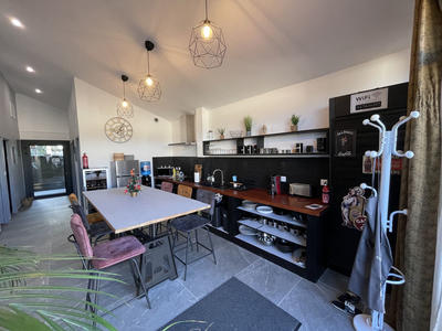 Propriété - 350 m² - 8 pièces