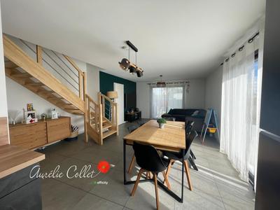 Maison - 105 m² - 5 pièces