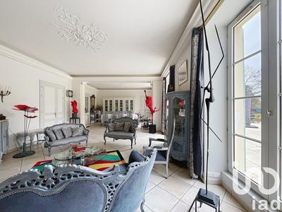 Maison - 455 m² - 12 pièces