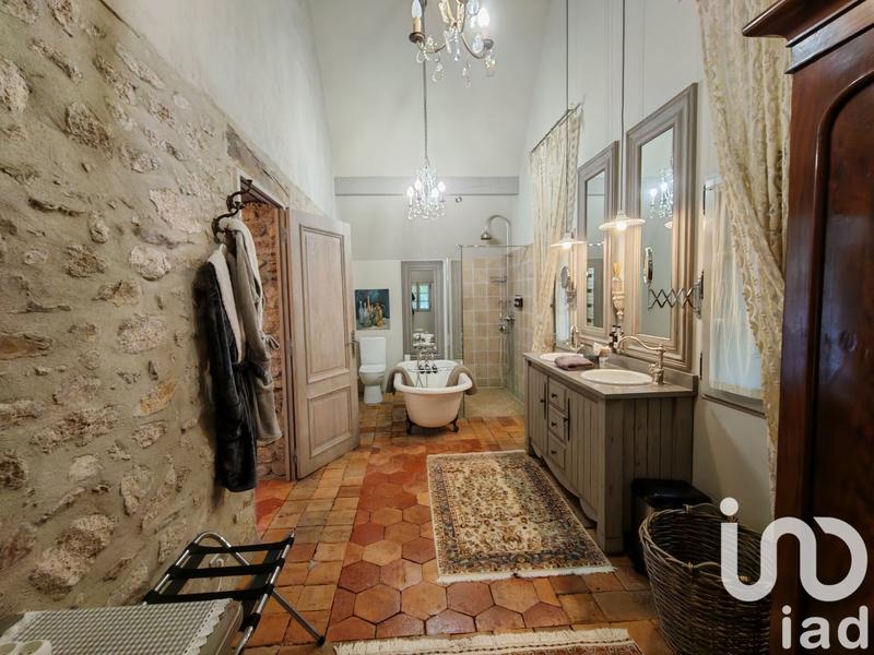 Maison - 239 m² - 7 pièces