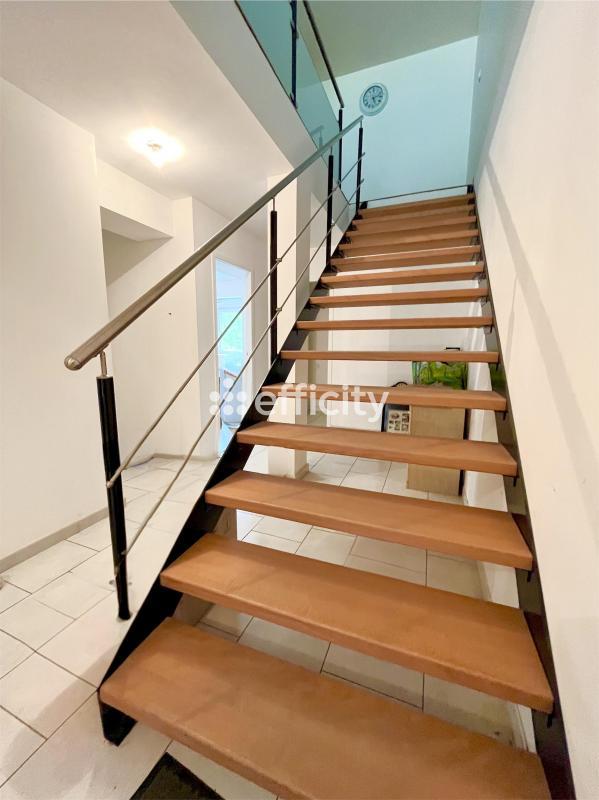 Maison - 173 m² - 6 pièces