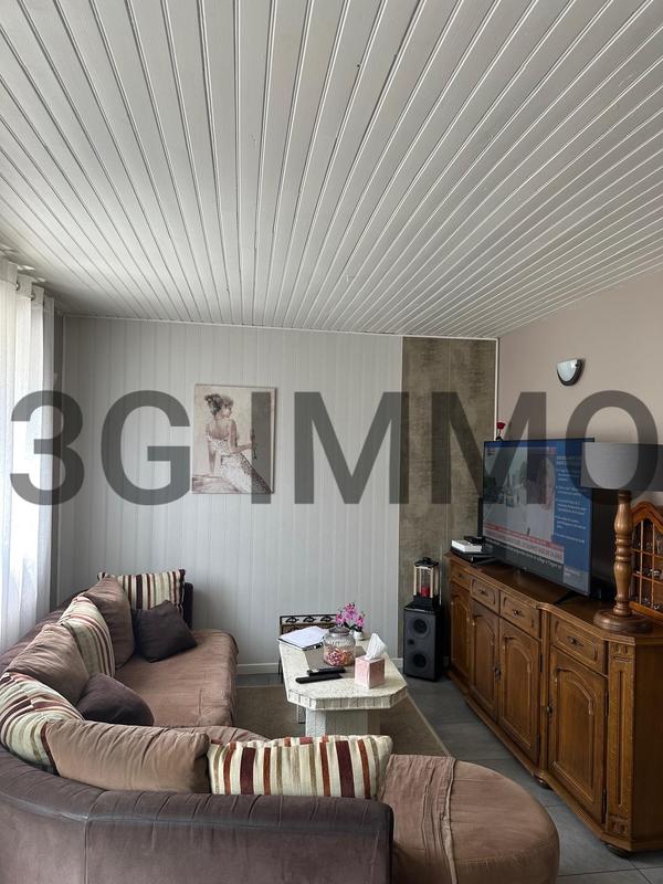 Maison - 95 m² - 5 pièces