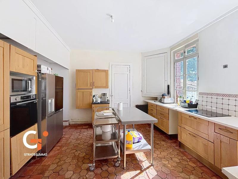 Maison - 349 m² - 10 pièces