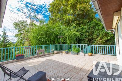 Maison - 225 m² - 8 pièces