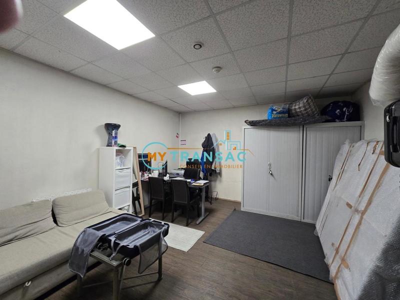 Local d'activité / Entrepôt - 596 m²