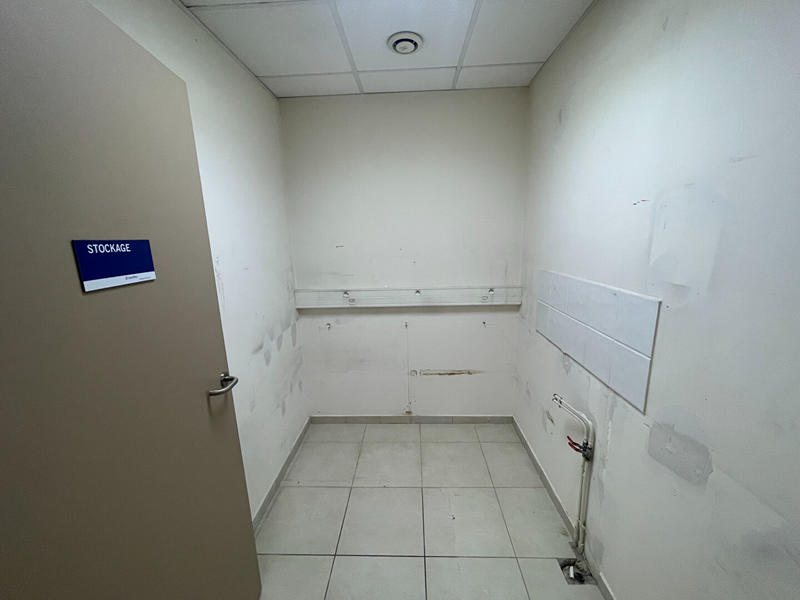 Local commercial - 114 m² - 4 pièces