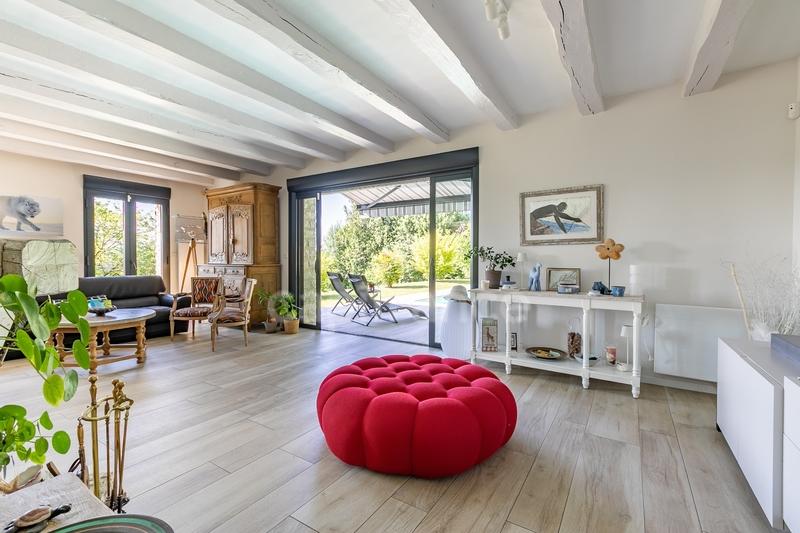 Maison - 220 m² - 6 pièces