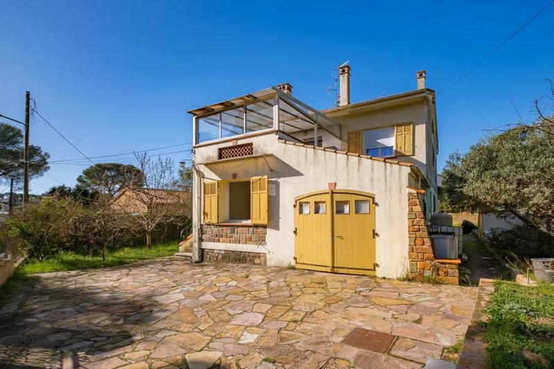 Studio - 100 m² - 4 pièces