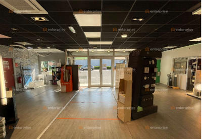 Local d'activité / Entrepôt - 446 m²