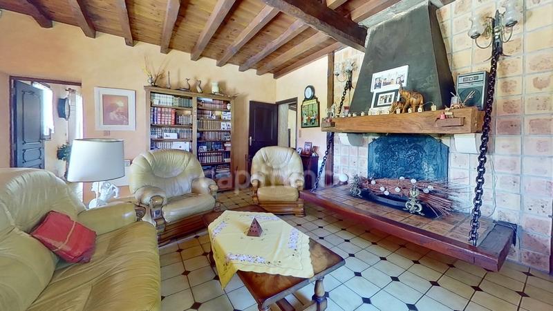 Maison - 217 m² - 6 pièces