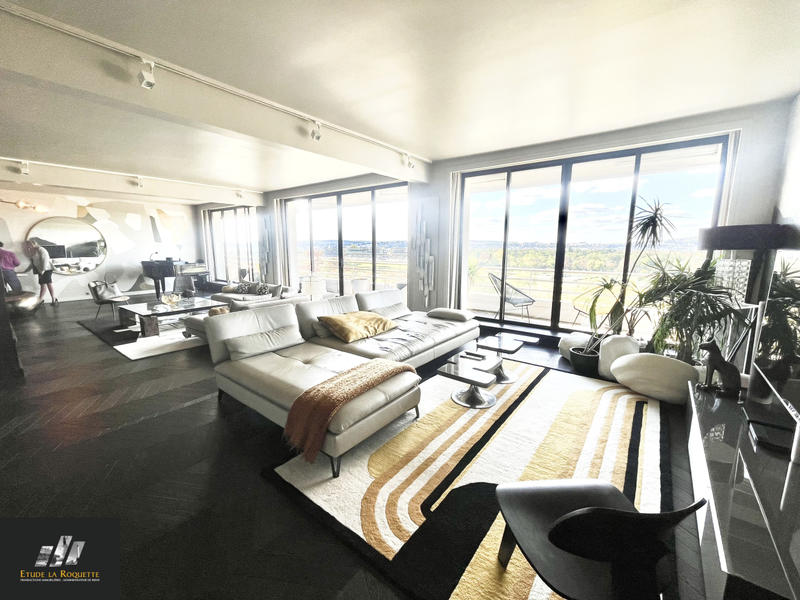 Appartement - 271 m² - 6 pièces