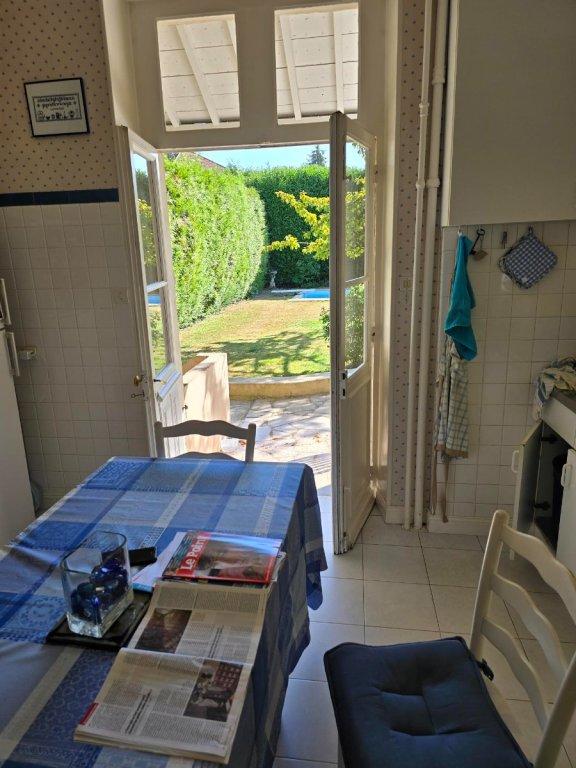 Propriété - 202 m² - 10 pièces