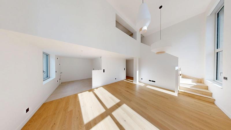 Loft - 104 m² - 4 pièces