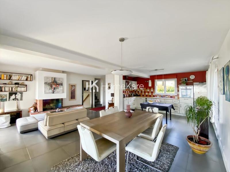 Maison - 180 m² - 7 pièces