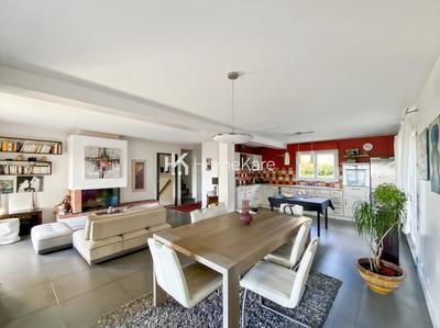 Maison - 180 m² - 7 pièces