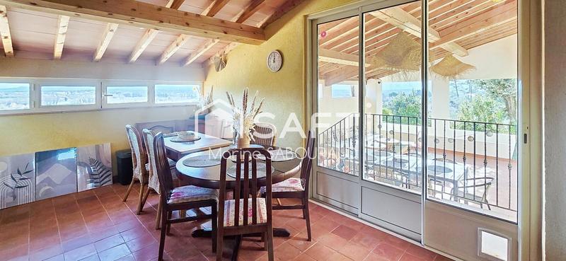 Maison - 250 m² - 10 pièces