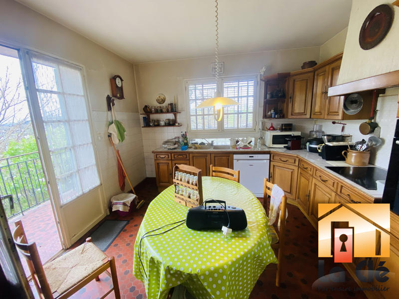 Maison - 218 m² - 7 pièces