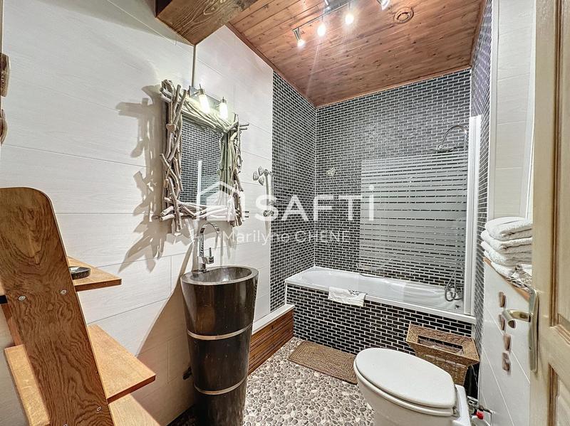 Maison - 440 m² - 13 pièces