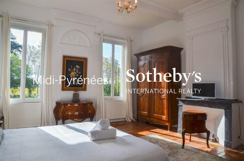 Manoir - 1 300 m² - 23 pièces