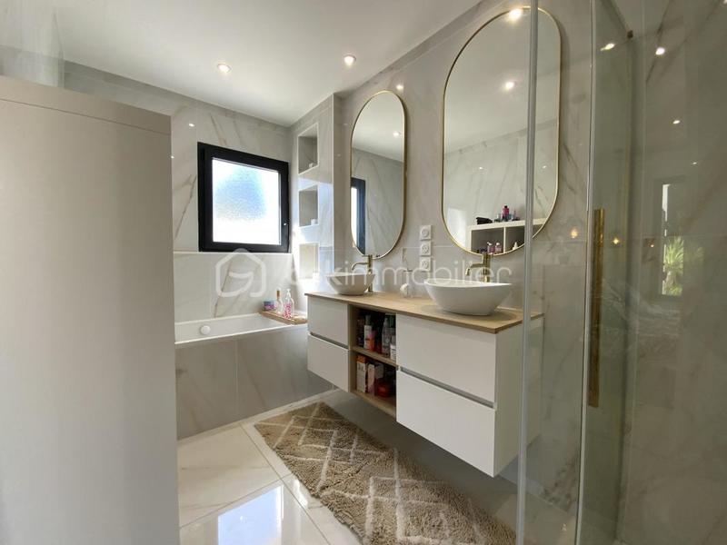 Maison - 180 m² - 6 pièces