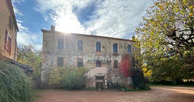 Maison - 930 m² - 23 pièces