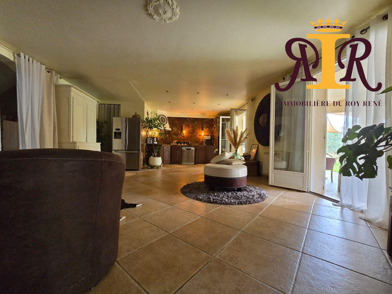 Maison - 334 m² - 10 pièces