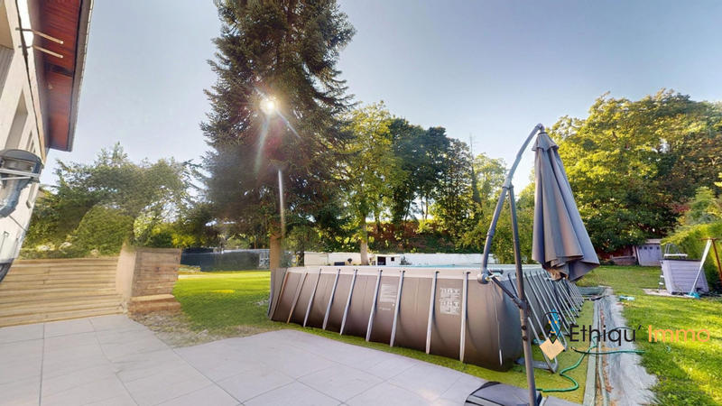 Maison - 390 m² - 20 pièces