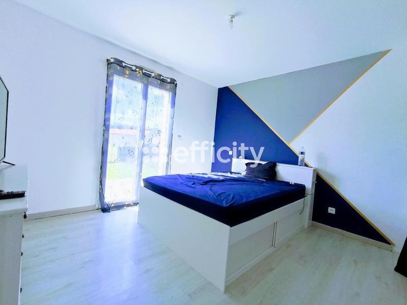 Maison - 90 m² - 5 pièces