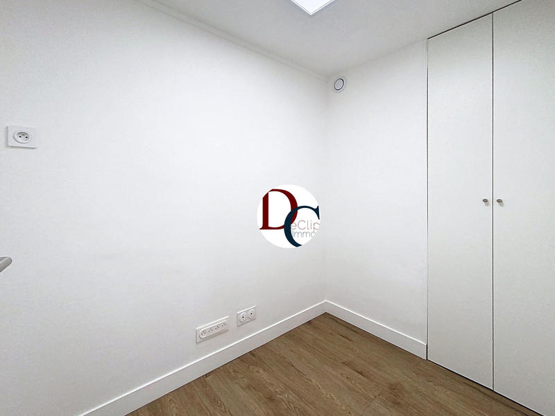 Bureau - 131 m² - 8 pièces