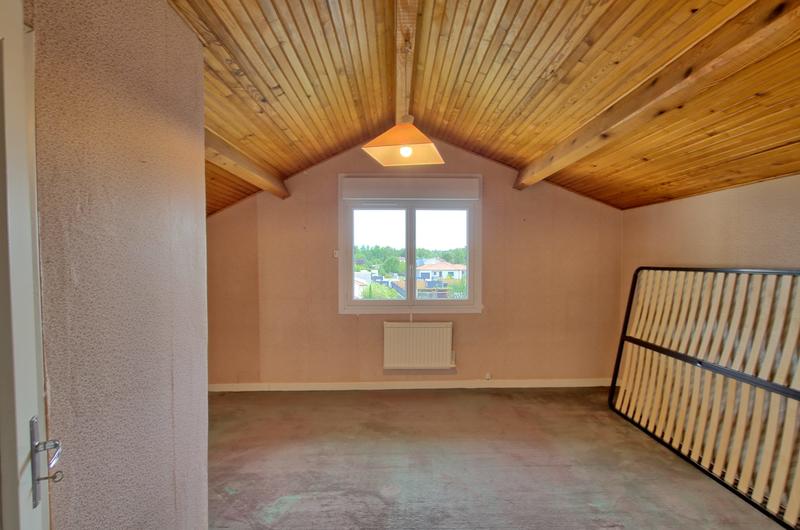 Maison traditionnelle - 181 m² - 7 pièces