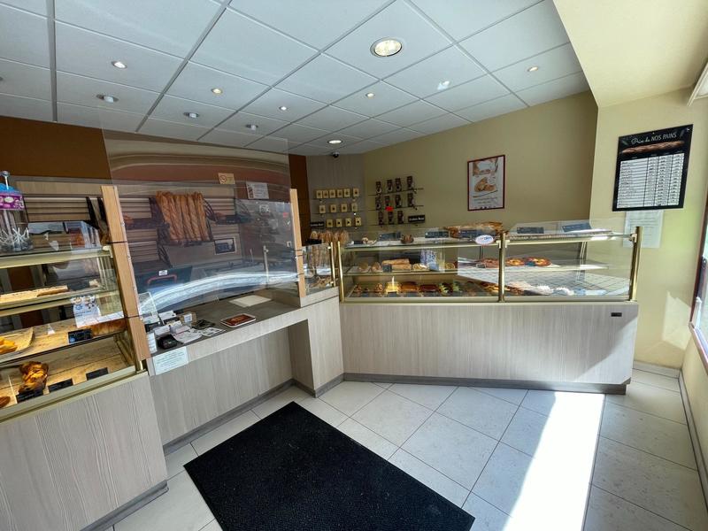 Local commercial - 179 m² - 7 pièces